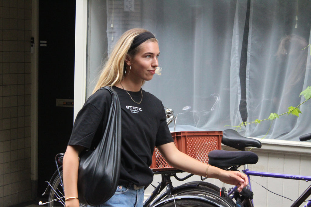AMS. Tee