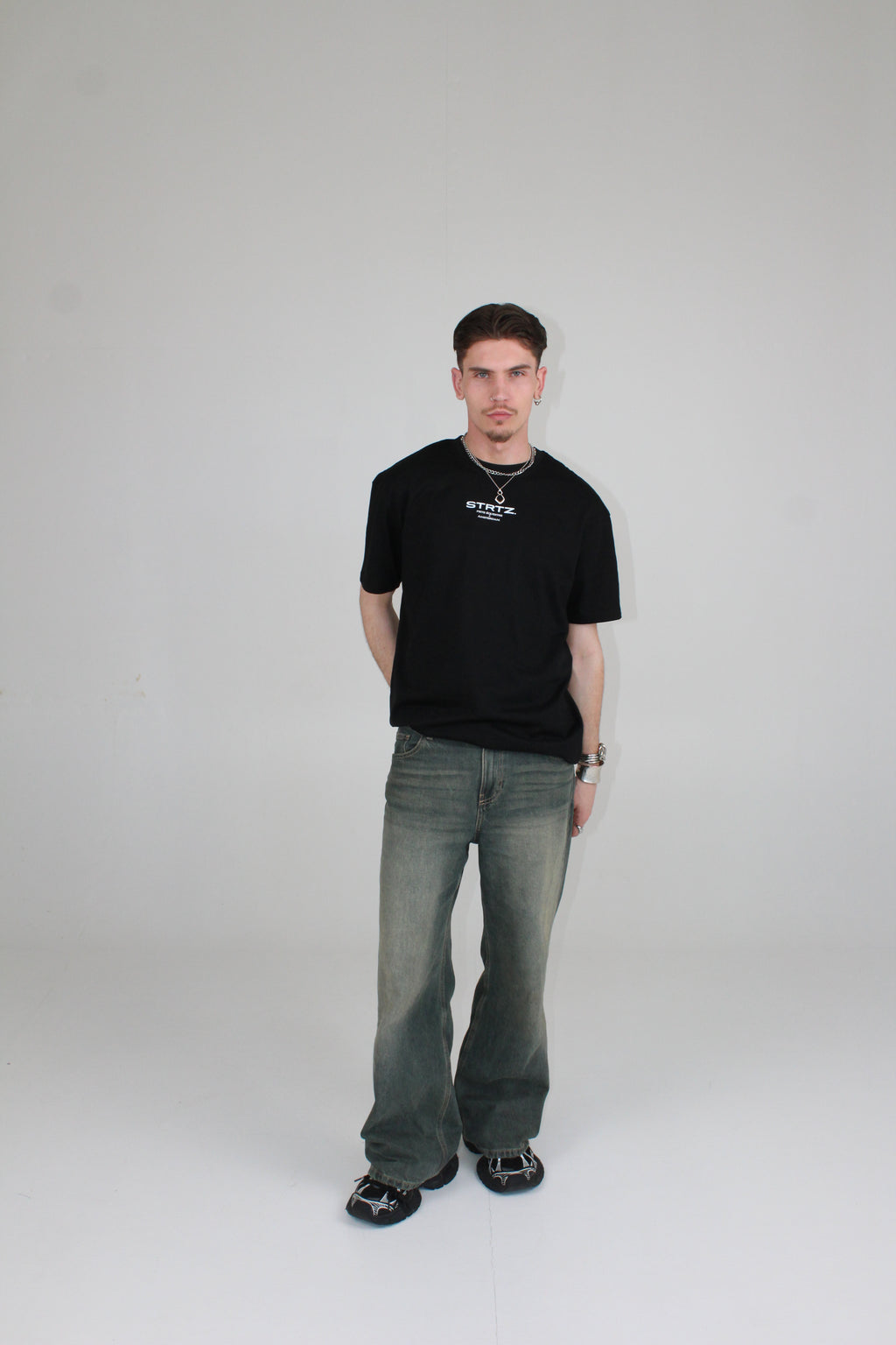 AMS. Tee