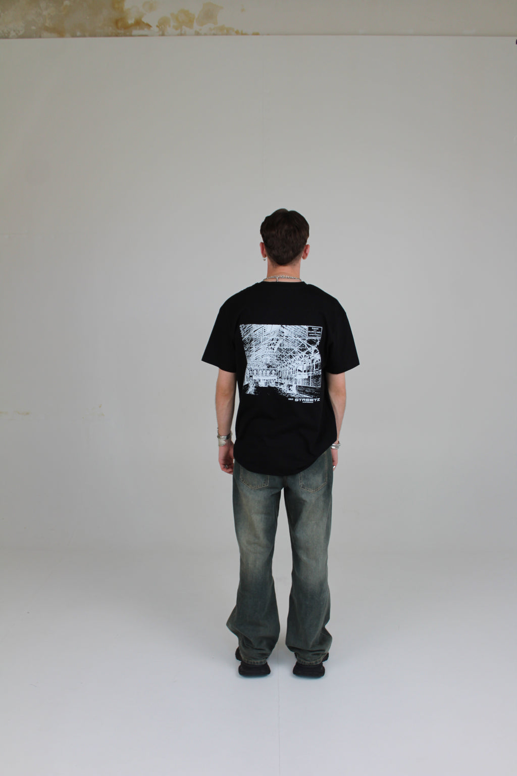 AMS. Tee